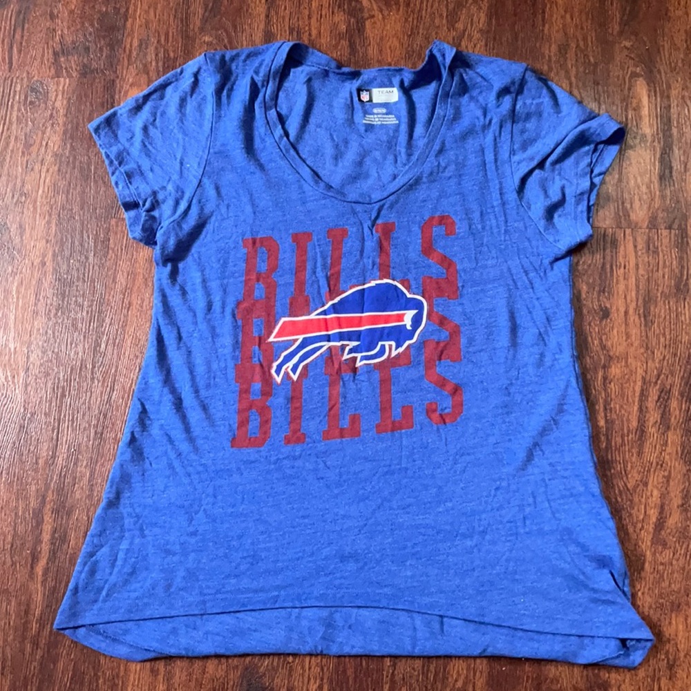 Buffalo Bills medium shirt! Never worm runs big! Longer in the back